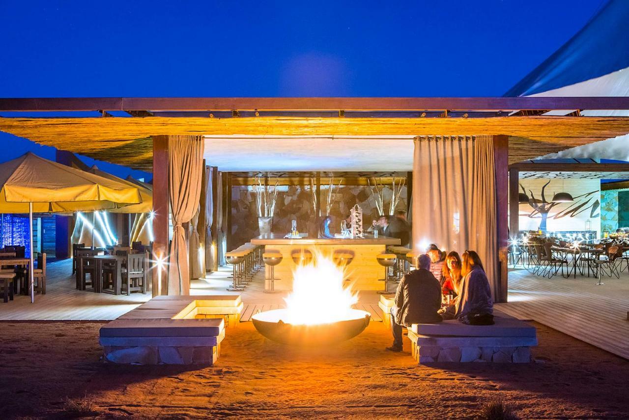 Dead Valley Lodge Сесрием Экстерьер фото